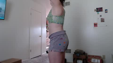 Strawberrylotsacake online show from June 6, 4:24 pm