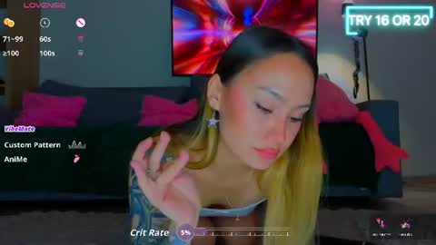 strawberrypie99 online show from August 12, 6:10 pm