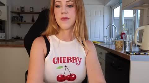 Goddess Amorina online show from August 4, 10:01 am