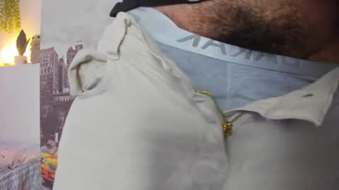strosa_ online show from August 7, 4:18 pm