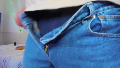strosa_ online show from August 9, 1:56 pm