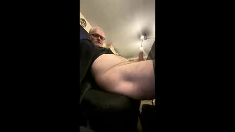 stud_1975 online show from April 6, 2:15 am