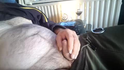 stud_1975 online show from April 20, 5:28 am