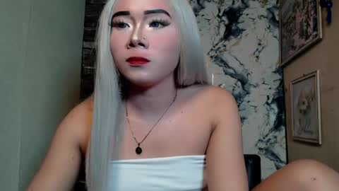 stunning_andrea69 online show from August 5, 11:19 am