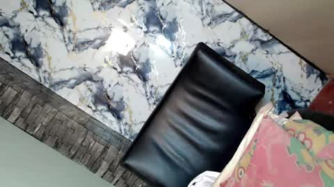 stunning_andrea69 online show from August 6, 6:29 pm