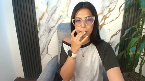 sub_scarlett_ online show from March 30, 3:52 pm