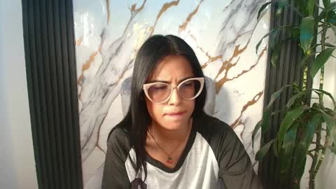 sub_scarlett_ online show from March 30, 6:37 pm