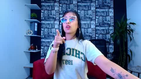 sub_scarlett_ online show from April 10, 4:03 pm