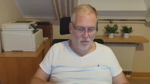 subbear1968 online show from July 6, 8:23 pm