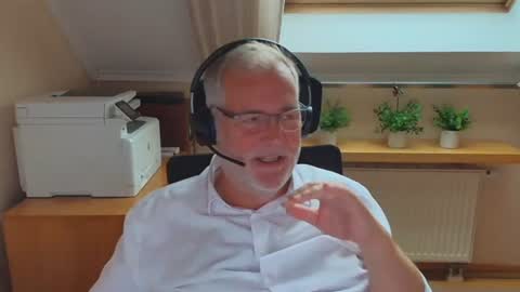 subbear1968 online show from July 8, 8:18 am