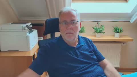 subbear1968 online show from August 10, 5:25 pm