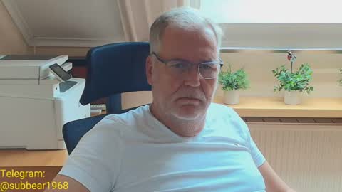 subbear1968 online show from August 16, 11:58 am