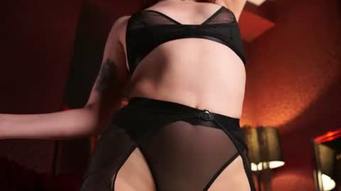 subtleart_ online show from August 11, 7:05 pm