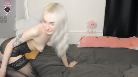 Chloe online show from August 7, 1:55 pm