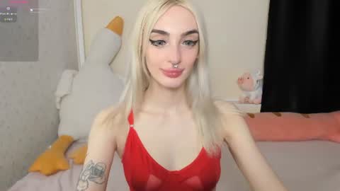 Chloe online show from August 9, 4:52 pm