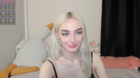 Chloe online show from August 12, 3:36 pm