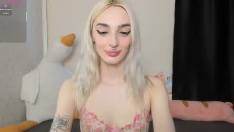Chloe online show from August 14, 11:58 am