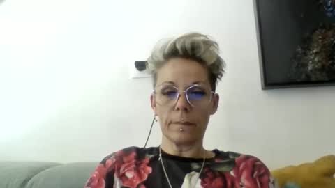 money milf online show from May 2, 4:00 pm