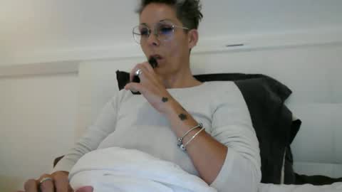 money milf online show from May 13, 1:00 pm