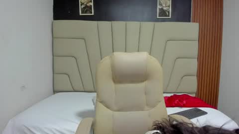 sue_stark online show from August 15, 8:57 pm