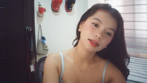 Rosiee online show from May 12, 11:48 pm