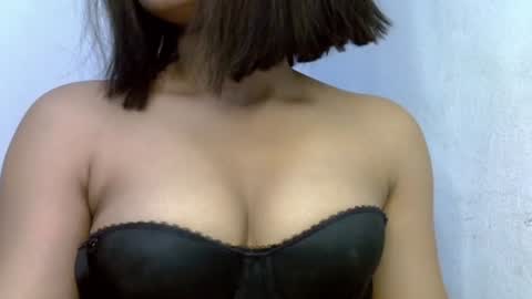 Ella online show from February 19, 9:34 pm