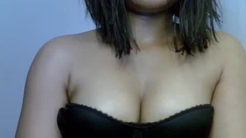 Ella online show from February 21, 9:46 pm