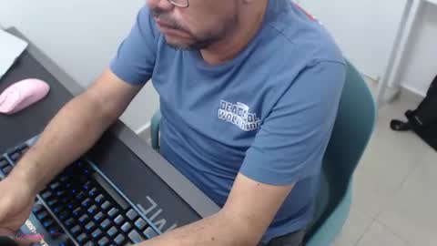 Johnny online show from July 12, 8:48 pm