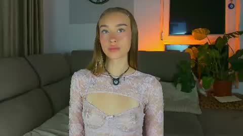 sugarskye online show from August 10, 9:05 pm