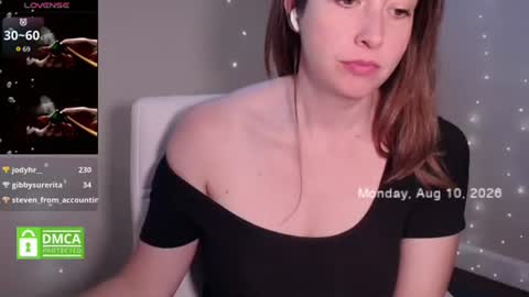 Mia online show from August 10, 4:52 pm