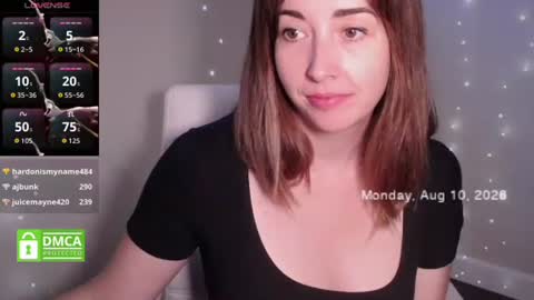 Mia online show from August 10, 7:04 pm