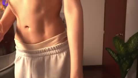 Suki online show from August 10, 4:03 am