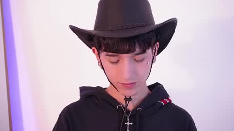 Suki  online show from August 10, 3:46 pm