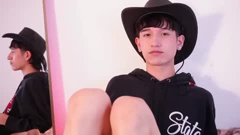 Suki  online show from August 10, 4:52 pm