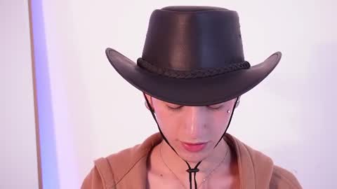 Suki  online show from August 10, 7:04 pm