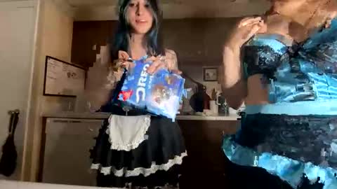 Suki online show from May 15, 6:13 am