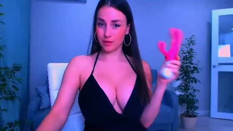 Christina online show from July 10, 9:09 pm