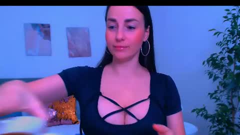 Christina online show from July 29, 5:42 pm