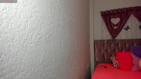 summer_girls01 online show from July 29, 9:55 pm