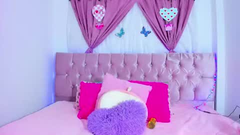 summer_girls01 online show from August 11, 11:07 pm