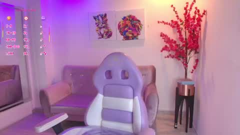summer_miller online show from August 15, 1:37 pm