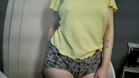 summerbluesky online show from August 11, 3:36 pm