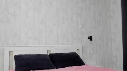 Alice  online show from August 14, 6:44 pm