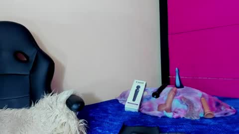 moon1 online show from July 7, 1:48 pm