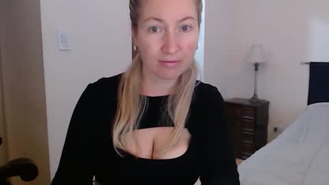 sunbrilliant online show from May 19, 1:56 pm