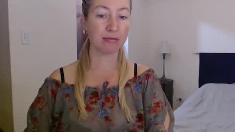 sunbrilliant online show from May 22, 11:34 am
