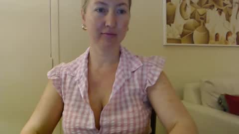 sunbrilliant online show from August 5, 6:17 pm