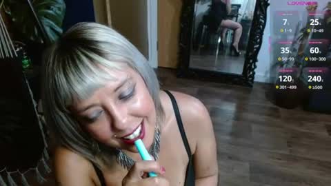 Sunni Knight online show from July 3, 3:30 am