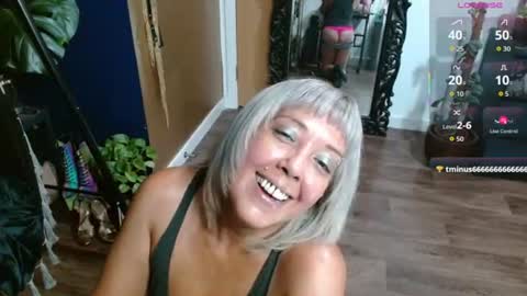 Sunni Knight online show from August 6, 1:37 am