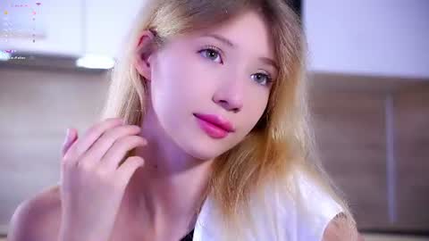 Lily online show from August 4, 11:57 pm